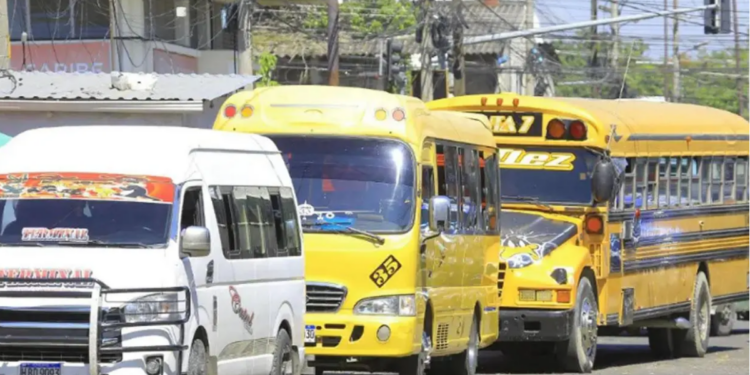 ¡Paro nacional! Transportistas anuncian suspensión del servicio tras fracasar diálogo con autoridades