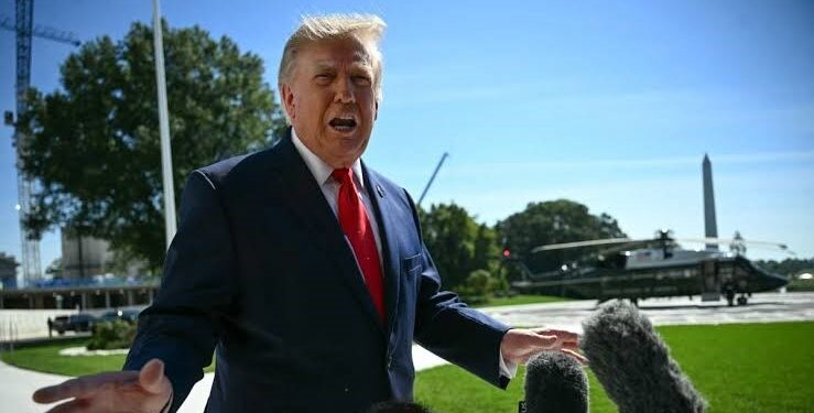 Donald Trump responsabiliza a Irán por el incidente del avión de Flydubai obligado a aterrizar en Arabia Saudita