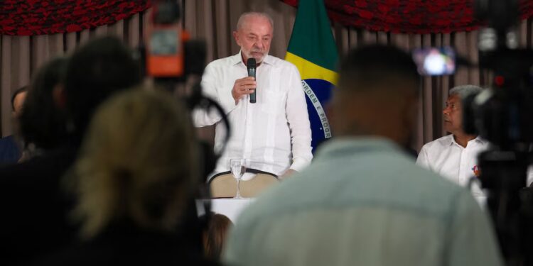 Lula dijo que intentará movilizar a los 30 millones de brasileños que no votaron para revertir la ventaja de Bolsonaro