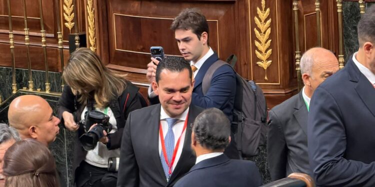 Zambrano participa en foro parlamentario iberoamericano en España