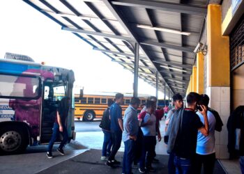 ¡Sin aulas y sin futuro! 7 de cada 10 adolescentes migrantes retornados no estudian en Honduras