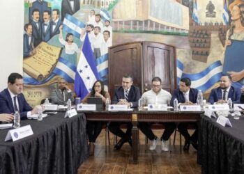 Congreso instala mesa técnica para buscar alternativas ante alza de combustibles
