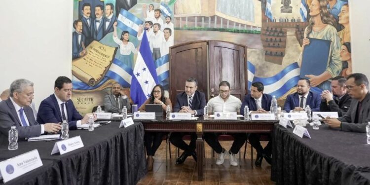 Congreso instala mesa técnica para buscar alternativas ante alza de combustibles