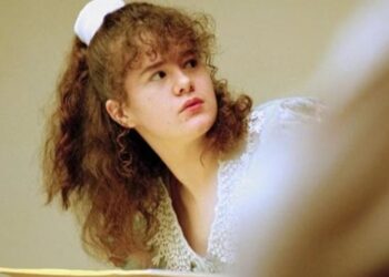 Christa Pike, la condenada que sobrevivió a dos inyecciones letales, está inconsciente y conectada a un respirador