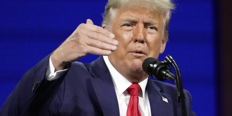 Trump califica de «gran victoria» la ventaja de Bolsonaro y prevé segunda vuelta reñida