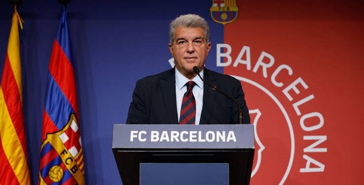 El FC Barcelona aclara que la UEFA no ha reabierto el ‘caso Negreira’ y responde al dosier del Real Madrid