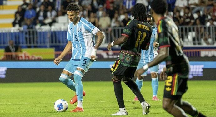 Honduras empata 1-1 con Jamaica y evita caer a los infiernos de la Liga B