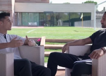 “Se disculpa o acabará despedido”: Rio Ferdinand exige a Jorge Jesus dar explicaciones a Cristiano Ronaldo