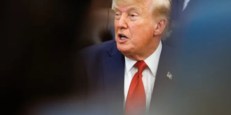 Trump consultó a Grok sobre la posible reacción de Venezuela antes de capturar a Maduro, según Time