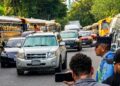 ¡A caminar! Sin bloquear la carretera, transportistas paralizan unidades en Villanueva, Cortés