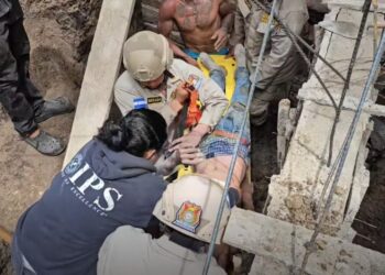 ¡Por poco no la cuenta! Joven es rescatado tras ceder muro de contención en Danlí