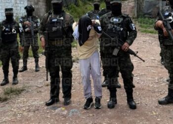 ¡Terrorista! Capturan al “Titi”, señalado por desplazar familias en colonia Villa Nueva
